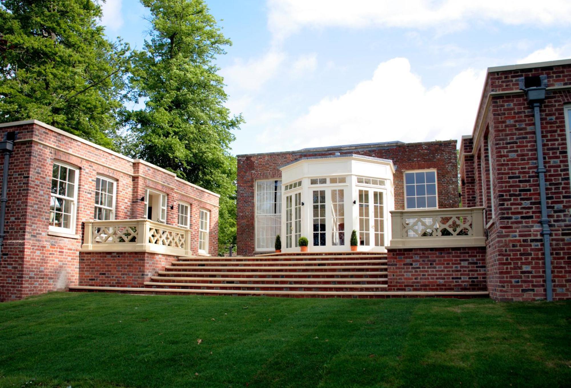Гостевой дом Donnington Grove Ньюбери Экстерьер фото
